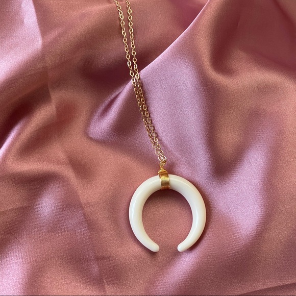 Myth X Dream Jewelry - White Horns Boho Gold Chain Necklace Metal
